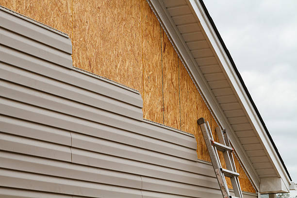 Professional Vinyl Siding technician working in Burlington, CT